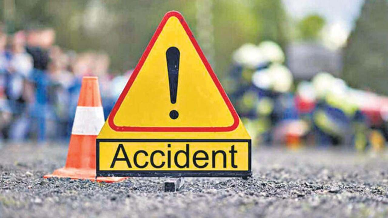 Road Accident : బేగంపేట్లో ఘోర రోడ్డు ప్రమాదం.. ద్విచక్ర వాహనంపై వెళ్తున్న యువతి మృతి Road Accident : బేగంపేట్లో ఘోర రోడ్డు ప్రమాదం.. ద్విచక్ర వాహనంపై వెళ్తున్న యువతి మృతి