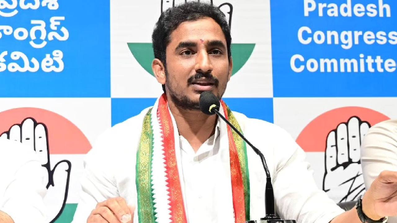 రాజీవ్ గాంధీ విగ్రహాన్ని తొలగిస్తామంటారా? అంటూ కేటీఆర్పై మండిపడ్డ కాంగ్రెస్ రాజీవ్ గాంధీ విగ్రహాన్ని తొలగిస్తామంటారా? అంటూ కేటీఆర్పై మండిపడ్డ కాంగ్రెస్