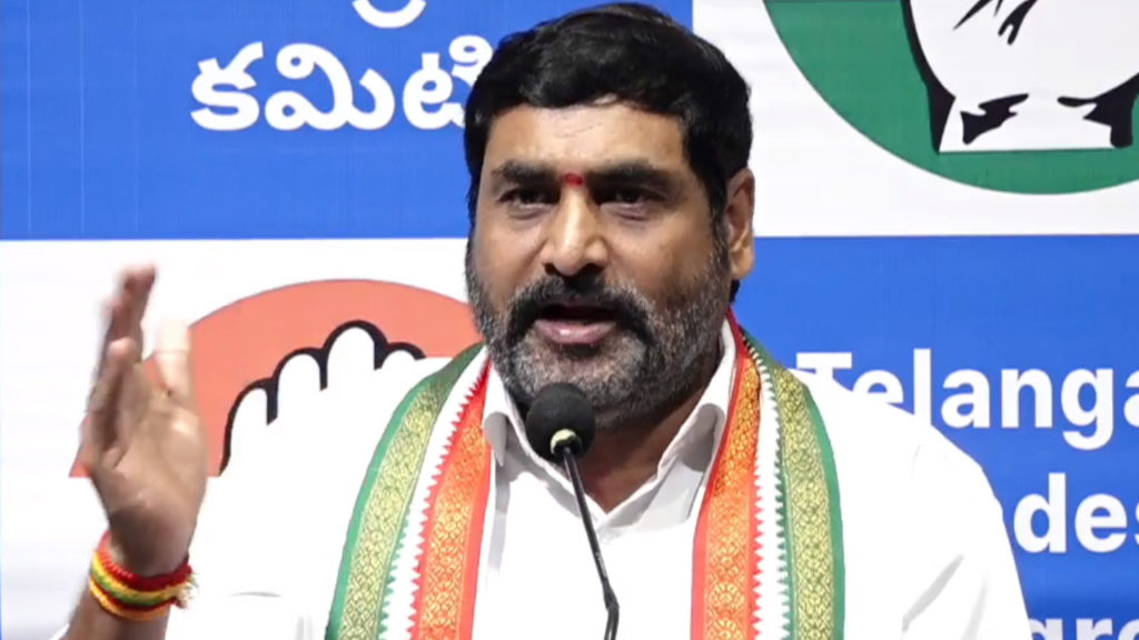 Satyam Srirangam slams BRS leaders over crop loan waiver