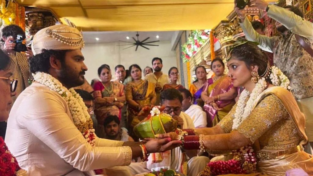Tollywood Actor Kiran Abbavaram - Rahasya Gorak Wedding
