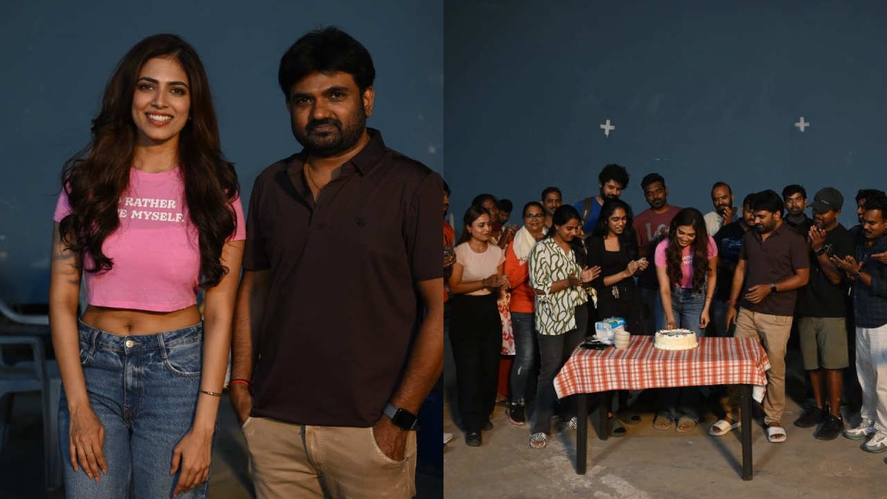 Rajasaab – Malavika Mohanan : ‘రాజా సాబ్’ సెట్స్లో హీరోయిన్ బర్త్ డే సెలెబ్రేషన్స్.. ప్రభాస్ ఎక్కడ? Rajasaab – Malavika Mohanan : ‘రాజా సాబ్’ సెట్స్లో హీరోయిన్ బర్త్ డే సెలెబ్రేషన్స్.. ప్రభాస్ ఎక్కడ?