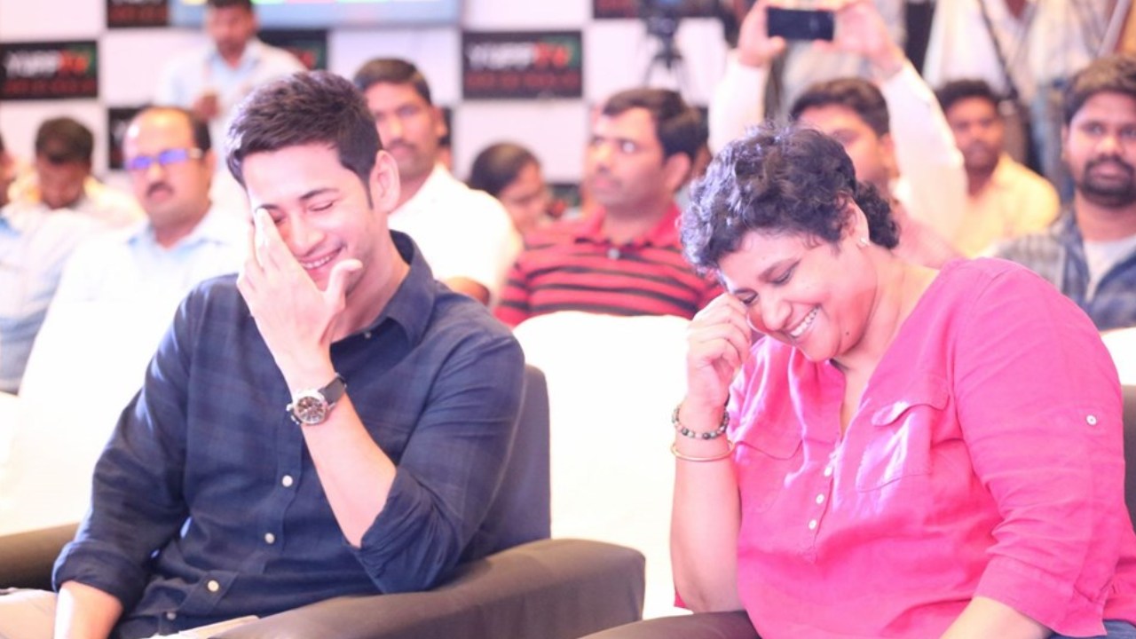 Mahesh Babu – Nandini Reddy : మహేష్ బాబు సినిమా షూటింగ్లో.. వాళ్లందరితో కలిసి లేడి డైరెక్టర్ ధర్నా.. Mahesh Babu – Nandini Reddy : మహేష్ బాబు సినిమా షూటింగ్లో.. వాళ్లందరితో కలిసి లేడి డైరెక్టర్ ధర్నా..