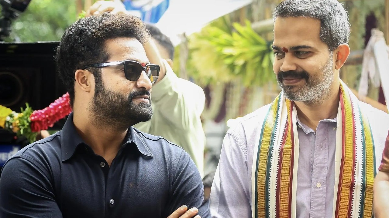 NTR – Prashanth Neel : ఎన్టీఆర్ – నీల్ సినిమా కథ ఇదేనా? పీరియాడిక్ బ్యాక్ డ్రాప్.. డ్రగ్ మాఫియా డాన్ గా ఎన్టీఆర్..? NTR – Prashanth Neel : ఎన్టీఆర్ – నీల్ సినిమా కథ ఇదేనా? పీరియాడిక్ బ్యాక్ డ్రాప్.. డ్రగ్ మాఫియా డాన్ గా ఎన్టీఆర్..?