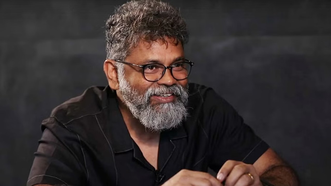 Sukumar : దర్శకుల సంఘానికి డైరెక్టర్ సుకుమార్ విరాళం.. ఎంతంటే.. Sukumar : దర్శకుల సంఘానికి డైరెక్టర్ సుకుమార్ విరాళం.. ఎంతంటే..
