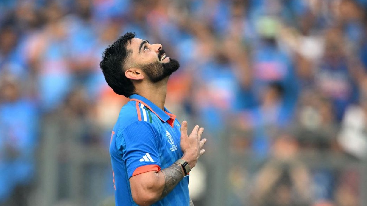 Virat Kohli : మరో 58 పరుగులు చేస్తే.. 147 ఏళ్లలో మొదటి క్రికెటర్గా కోహ్లీ రికార్డు.. ఏంటో తెలుసా? Virat Kohli : మరో 58 పరుగులు చేస్తే.. 147 ఏళ్లలో మొదటి క్రికెటర్గా కోహ్లీ రికార్డు.. ఏంటో తెలుసా?