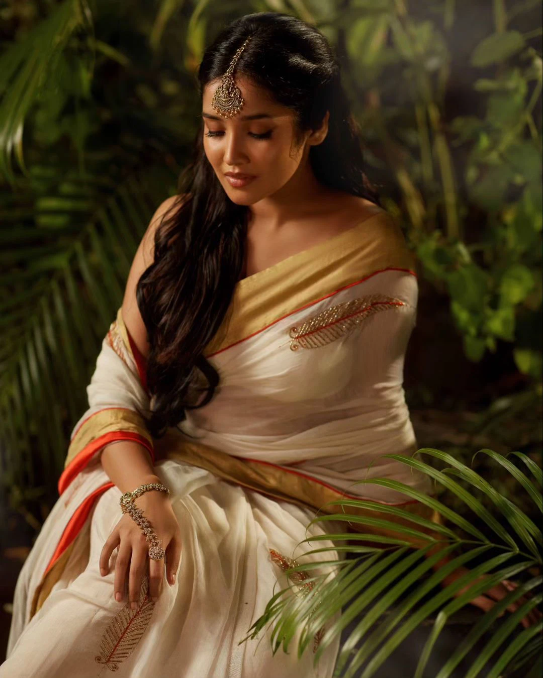 Anikha surendran Onam Special Saree Photos
