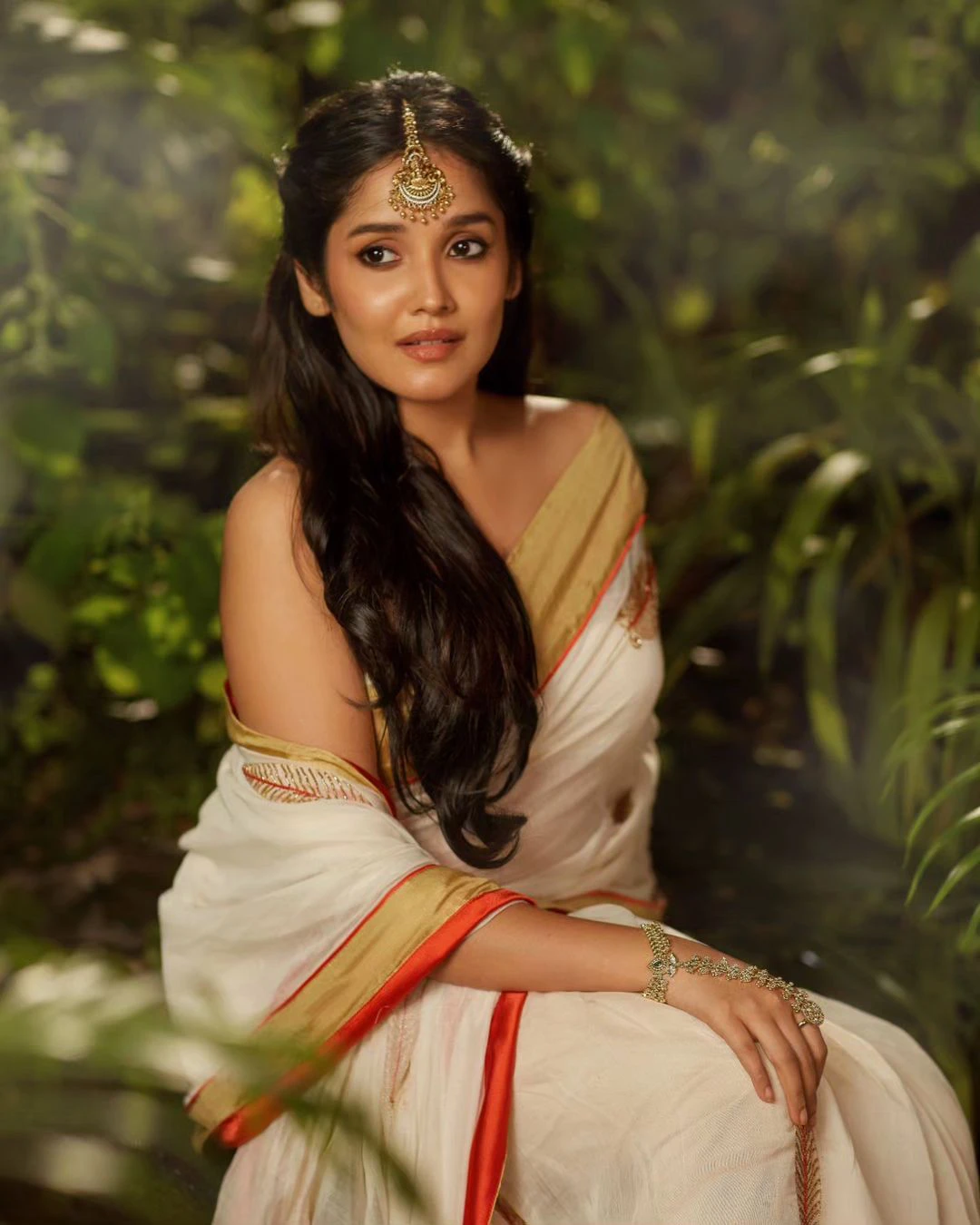 Anikha surendran Onam Special Saree Photos