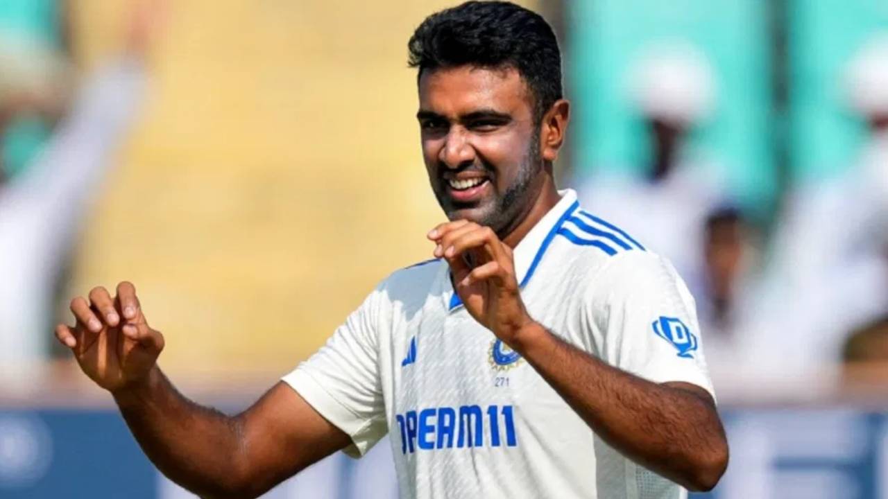 IND vs BAN : రవిచంద్రన్ అశ్విన్ను ఊరిస్తున్న ప్రపంచ రికార్డు.. అందుకుంటాడా? IND vs BAN : రవిచంద్రన్ అశ్విన్ను ఊరిస్తున్న ప్రపంచ రికార్డు.. అందుకుంటాడా?