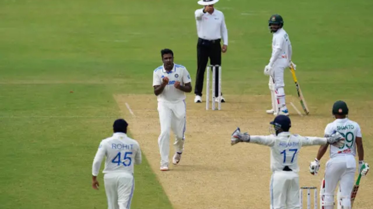 IND vs BAN : బంగ్లాదేశ్ కెప్టెన్ నజ్ముల్ వికెట్ కోసం అశ్విన్ సూపర్ ప్లాన్ : దినేశ్ కార్తిక్ IND vs BAN : బంగ్లాదేశ్ కెప్టెన్ నజ్ముల్ వికెట్ కోసం అశ్విన్ సూపర్ ప్లాన్ : దినేశ్ కార్తిక్
