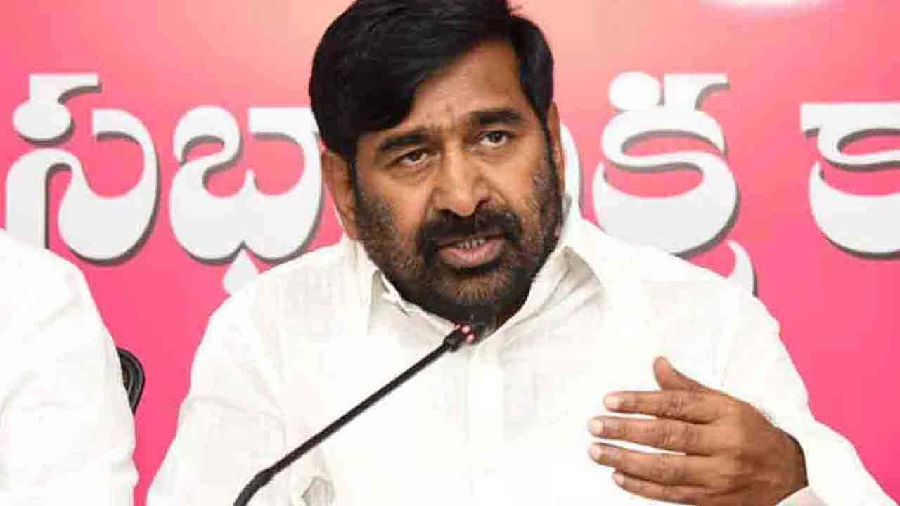 పార్టీ మారిన ప్రజా ద్రోహులు తమ సభ్యత్వాన్ని కోల్పోవడం ఖాయం: జగదీశ్ రెడ్డి పార్టీ మారిన ప్రజా ద్రోహులు తమ సభ్యత్వాన్ని కోల్పోవడం ఖాయం: జగదీశ్ రెడ్డి