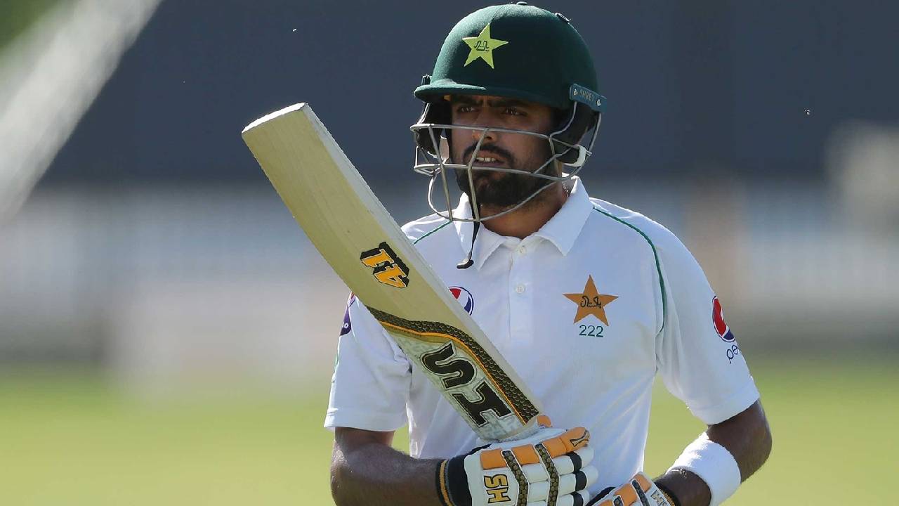 Babar Azam : పేరుకు తోపు ప్లేయర్.. గల్లీ ఆటగాడి కంటే దారుణంగా.. నెట్టింట బాబర్ ఆజాంపై ట్రోలింగ్ Babar Azam : పేరుకు తోపు ప్లేయర్.. గల్లీ ఆటగాడి కంటే దారుణంగా.. నెట్టింట బాబర్ ఆజాంపై ట్రోలింగ్