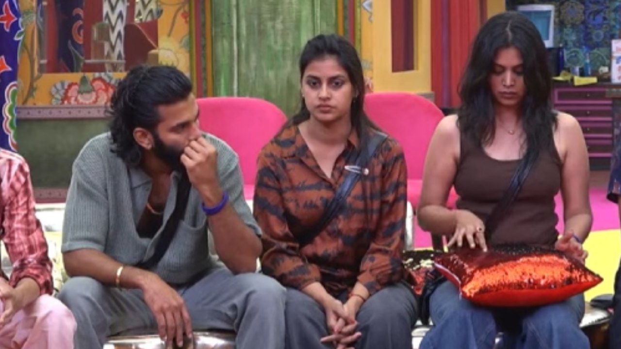 Bigg Boss 8 : ఎలిమినేషన్స్లో ట్విస్ట్? డబుల్ ఎలిమినేషన్ ఉంటుందా? Bigg Boss 8 : ఎలిమినేషన్స్లో ట్విస్ట్? డబుల్ ఎలిమినేషన్ ఉంటుందా?