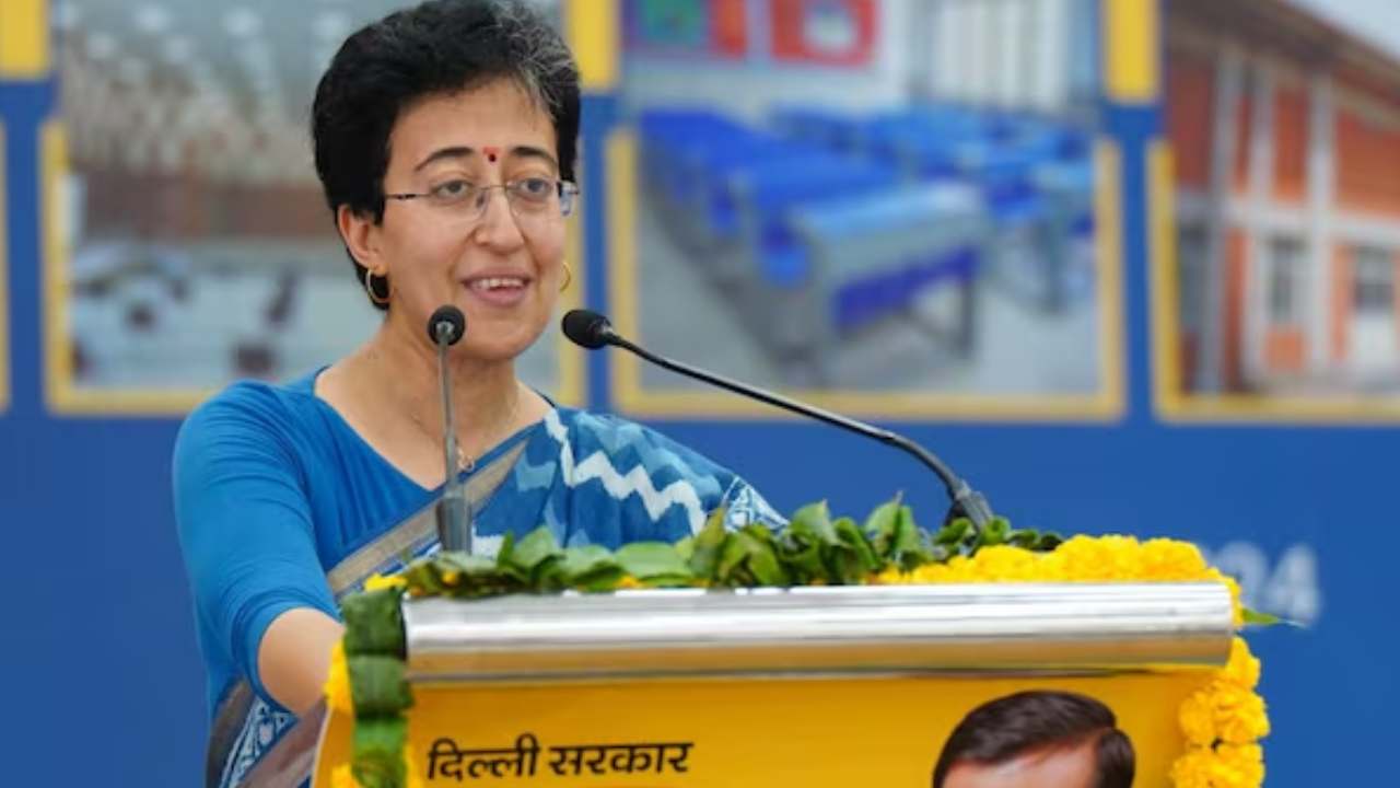 Delhi CM: ఢిల్లీ సీఎంగా అతిశీ ప్రమాణస్వీకారోత్సవానికి ముహూర్తం ఫిక్స్.. మూడో మహిళా సీఎంగా.. Delhi CM: ఢిల్లీ సీఎంగా అతిశీ ప్రమాణస్వీకారోత్సవానికి ముహూర్తం ఫిక్స్.. మూడో మహిళా సీఎంగా..