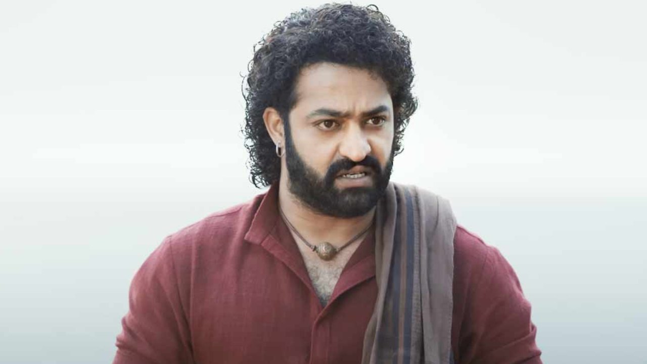 Devara Day 1 Collection : ‘దేవర’ బాక్సాఫీస్ అంచనా.. తొలిరోజే 125 కోట్ల కలెక్షన్స్! కల్కితో పోలిస్తే.. Devara Day 1 Collection : ‘దేవర’ బాక్సాఫీస్ అంచనా.. తొలిరోజే 125 కోట్ల కలెక్షన్స్! కల్కితో పోలిస్తే..