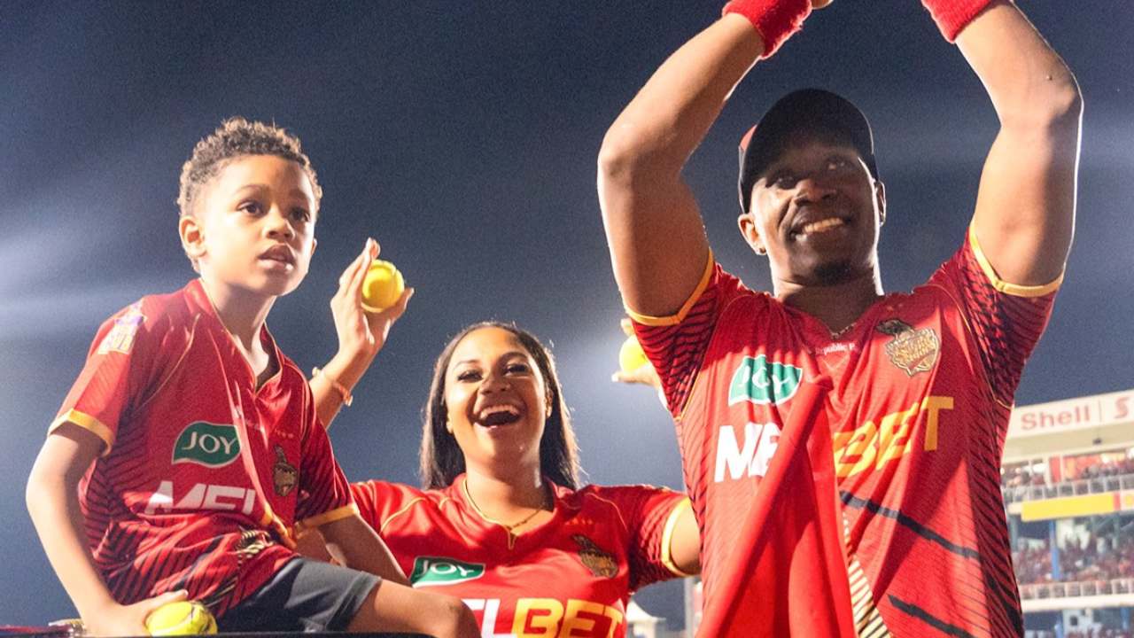 Dwayne Bravo: క్రికెట్లోని అన్ని ఫార్మాట్లకు రిటైర్మెంట్ ప్రకటించిన వెస్టిండీస్ స్టార్ ప్లేయర్.. కారణం అదేనా? Dwayne Bravo: క్రికెట్లోని అన్ని ఫార్మాట్లకు రిటైర్మెంట్ ప్రకటించిన వెస్టిండీస్ స్టార్ ప్లేయర్.. కారణం అదేనా?