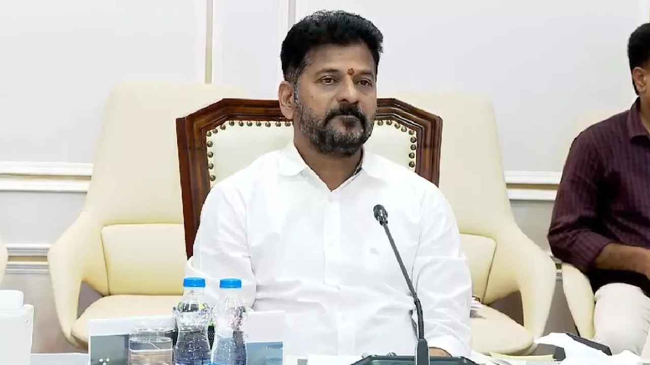 ఒకే కార్డులో రేషన్, ఆరోగ్య, ఇతర పథకాల వివరాలు..! ఫ్యామిలీ డిజిటల్ కార్డులపై సీఎం రేవంత్ సమీక్ష.. ఒకే కార్డులో రేషన్, ఆరోగ్య, ఇతర పథకాల వివరాలు..! ఫ్యామిలీ డిజిటల్ కార్డులపై సీఎం రేవంత్ సమీక్ష..