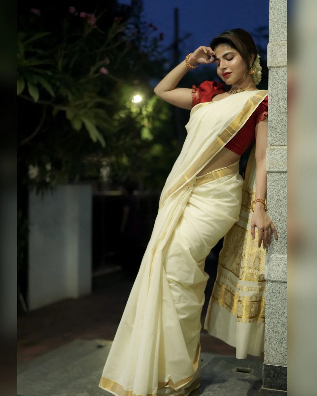 Iswarya Menon Stunning Looks for Onam