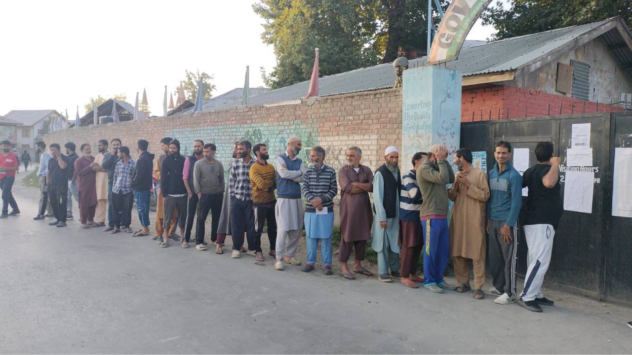 Jammu election: జమ్మూకశ్మీర్లో తొలిదశ ఎన్నికల పోలింగ్ ప్రారంభం Jammu election: జమ్మూకశ్మీర్లో తొలిదశ ఎన్నికల పోలింగ్ ప్రారంభం