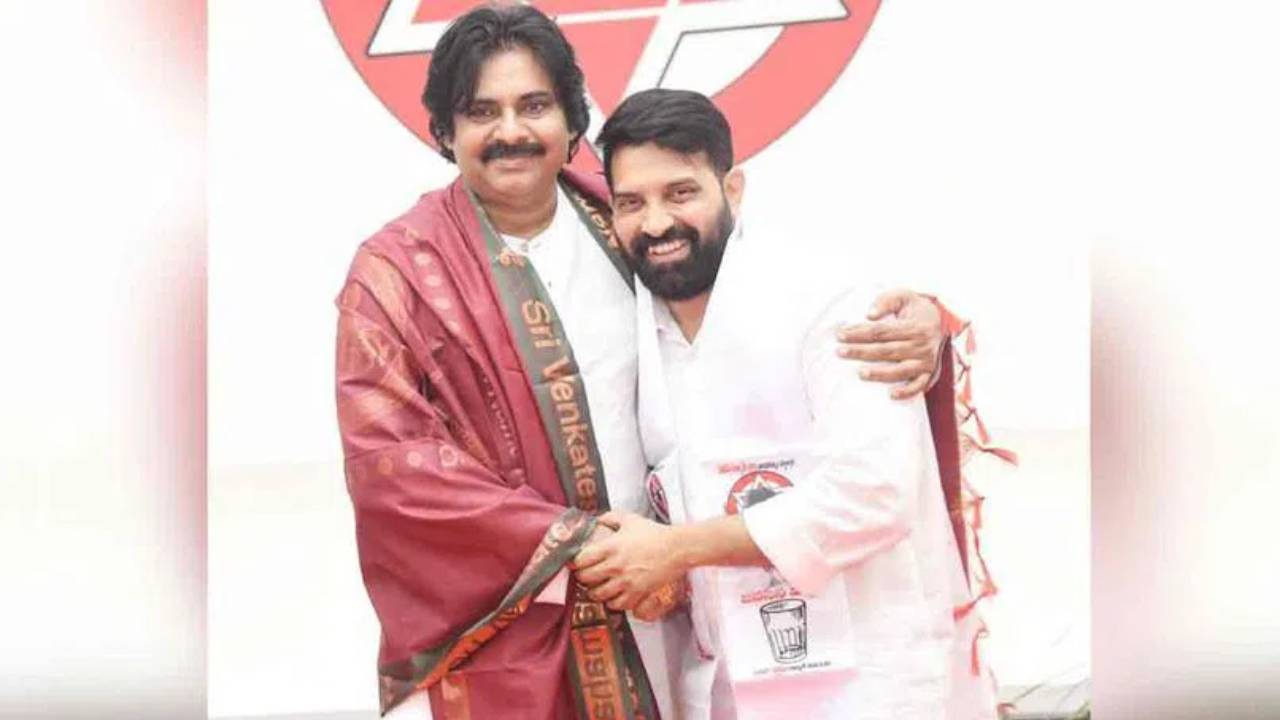 Jani Master : జానీ మాస్టర్కు షాకిచ్చిన జనసేన పార్టీ.. Jani Master : జానీ మాస్టర్కు షాకిచ్చిన జనసేన పార్టీ..