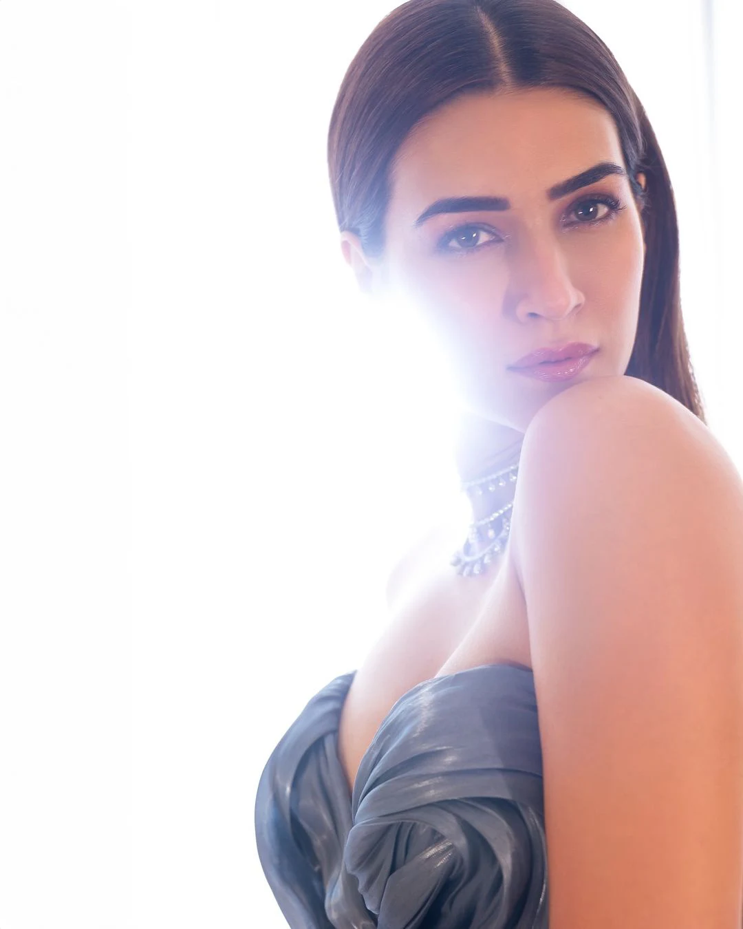 Kriti Sanon Shines in Modern Dress for IIFA Event