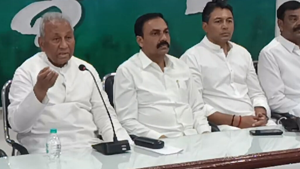 Mekapati Rajamohan Reddy slams chandrababu over vijayawada floods