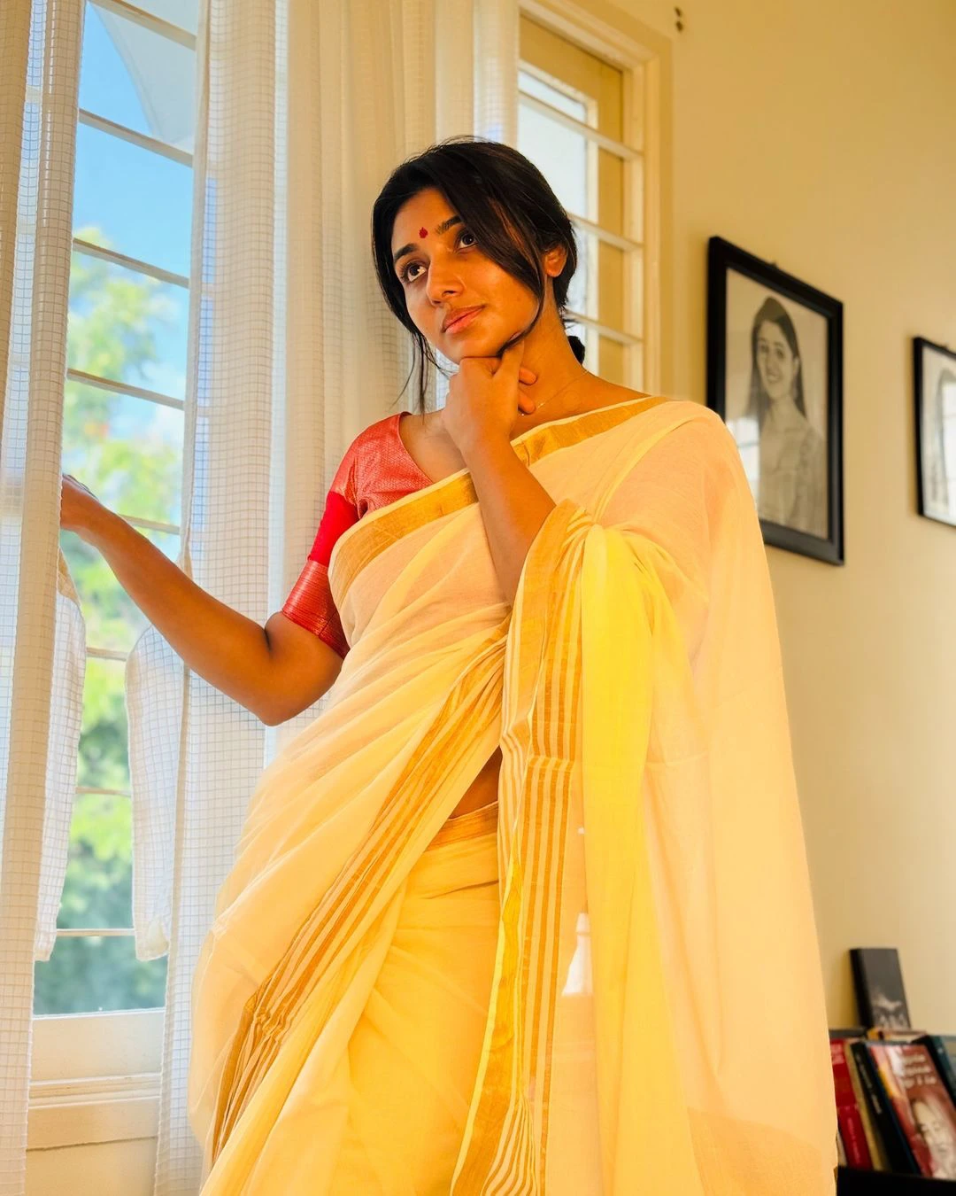 Mirnaa Menon Onam Special Photos in Saree