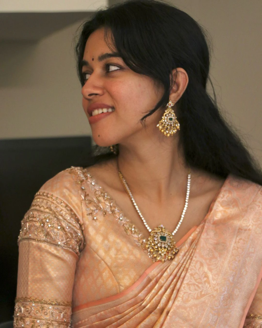 Mirnalini Ravi New Home Pooja Ceremony Photos with Family