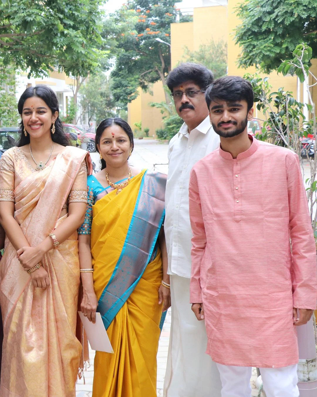 Mirnalini Ravi New Home Pooja Ceremony Photos with Family