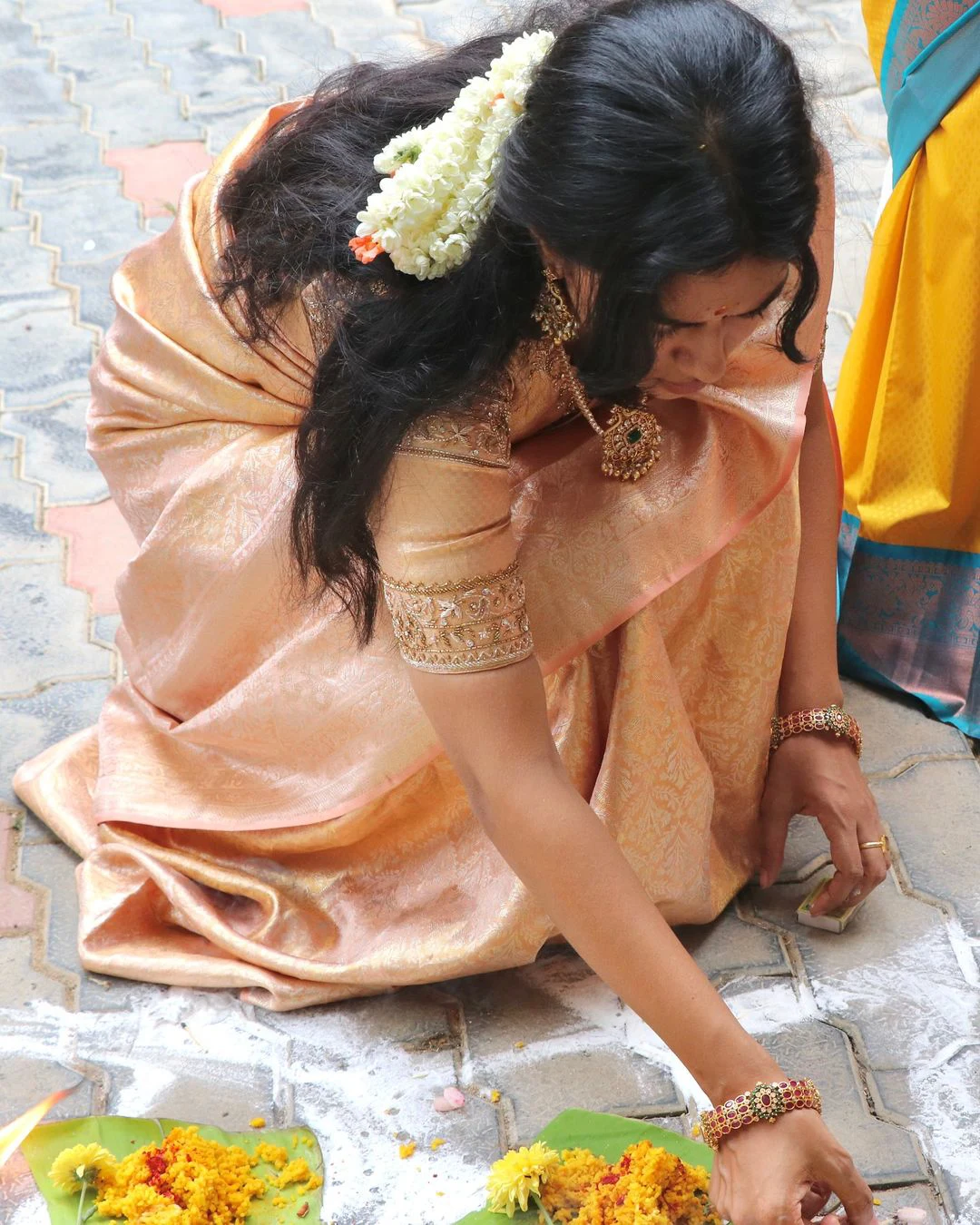 Mirnalini Ravi New Home Pooja Ceremony Photos with Family