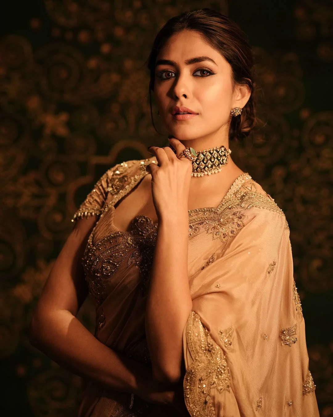 Mrunal Thakur Stunning Looks in Saree