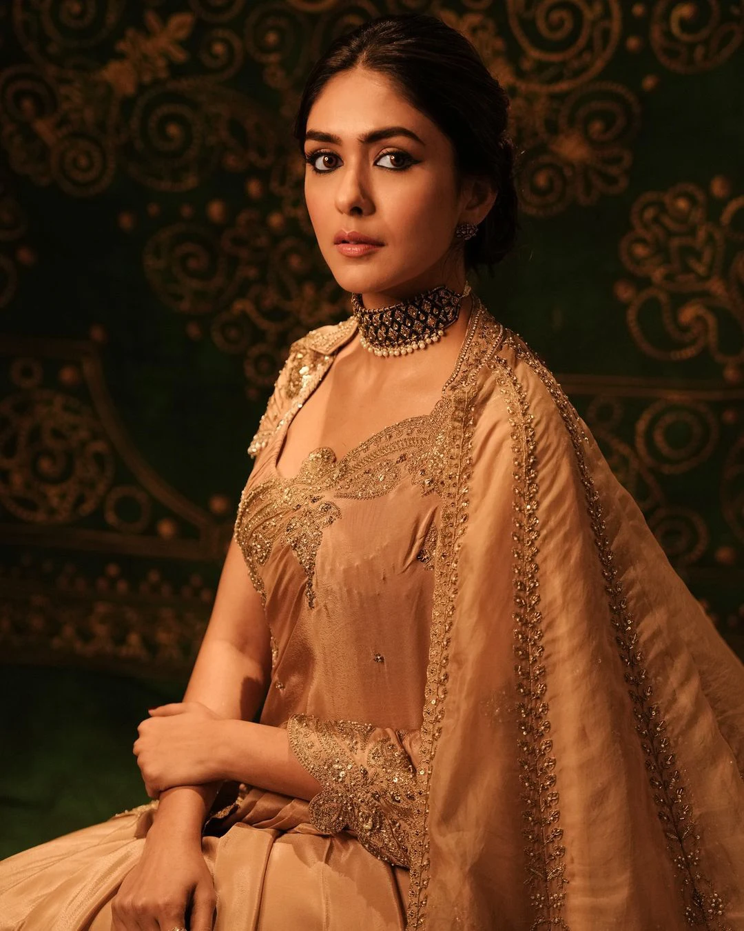 Mrunal Thakur Stunning Looks in Saree