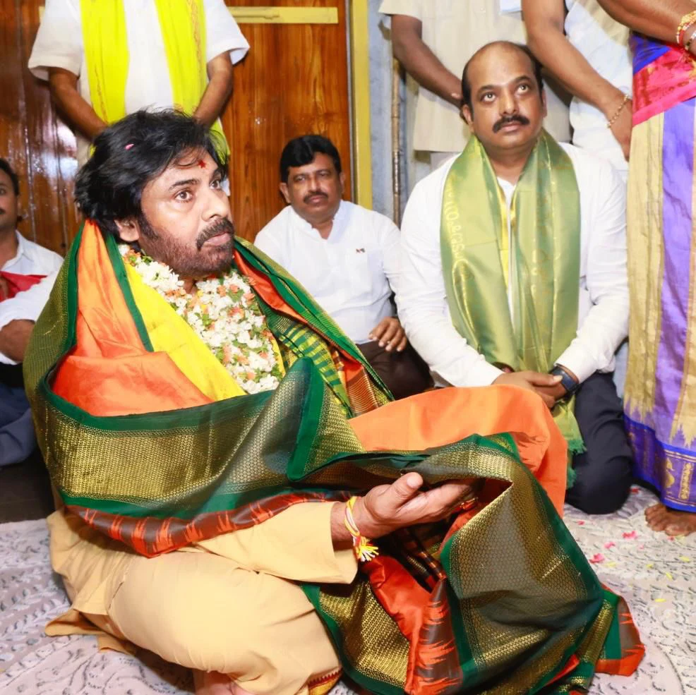 Pawan Kalyan Taking Deeksha