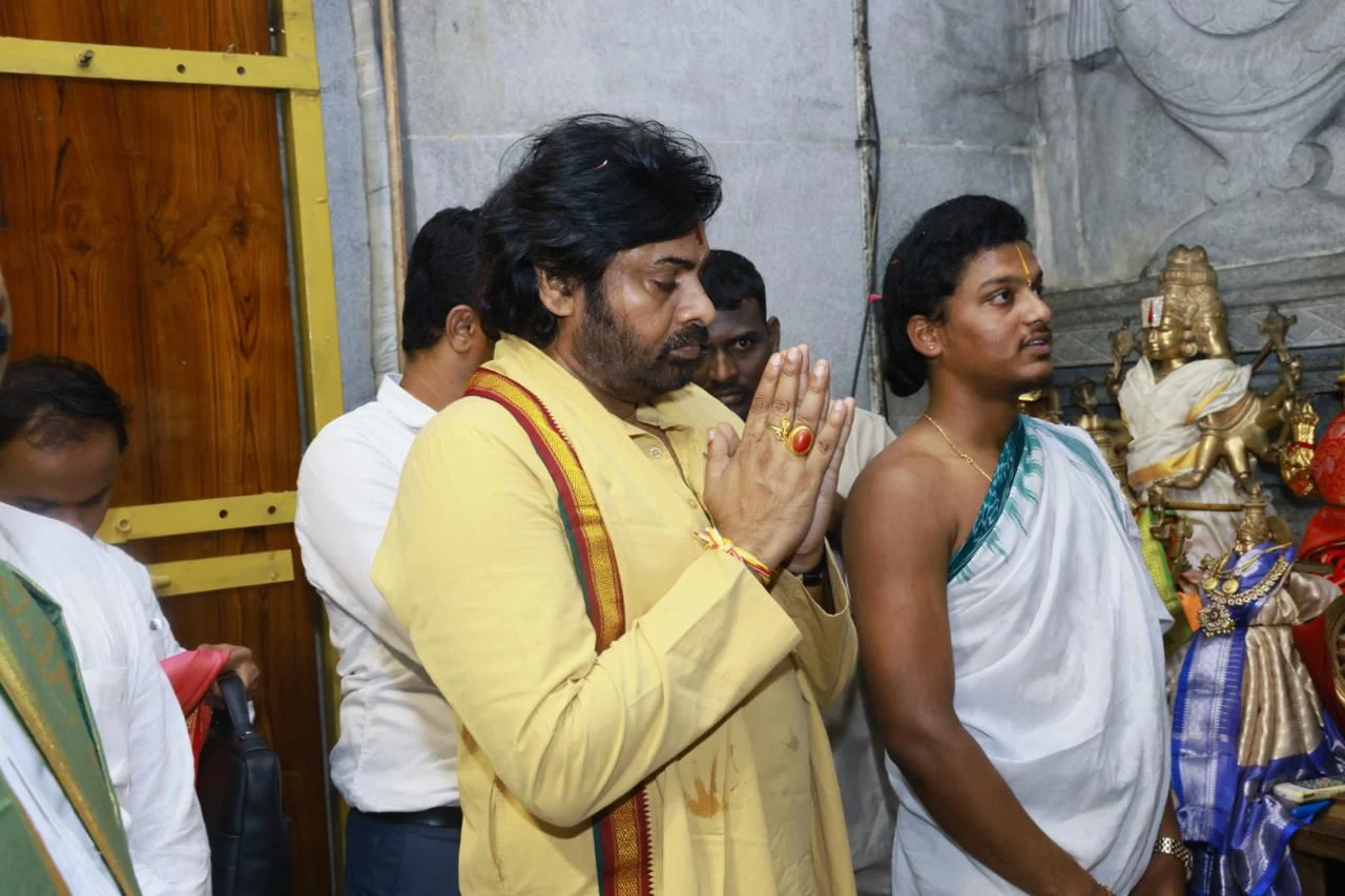 Pawan Kalyan Taking Deeksha