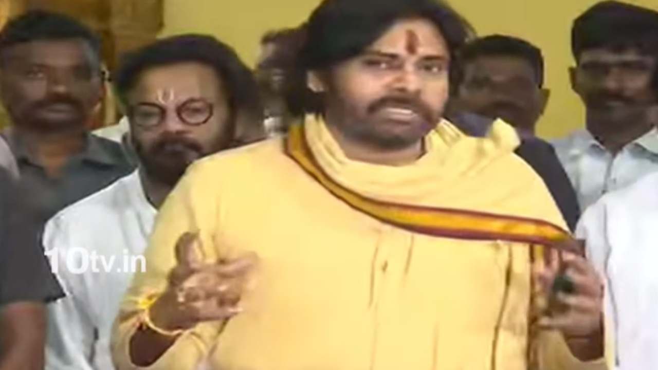 చర్చి, మసీదులో ఇలాంటివి జరిగితే జగన్ ఊరుకునే వాడా..? దేవాలయాలు అపవిత్రం చేస్తే చూస్తూ ఊరుకోను.. పవన్ కల్యాణ్ సంచలన వ్యాఖ్యలు చర్చి, మసీదులో ఇలాంటివి జరిగితే జగన్ ఊరుకునే వాడా..? దేవాలయాలు అపవిత్రం చేస్తే చూస్తూ ఊరుకోను.. పవన్ కల్యాణ్ సంచలన వ్యాఖ్యలు
