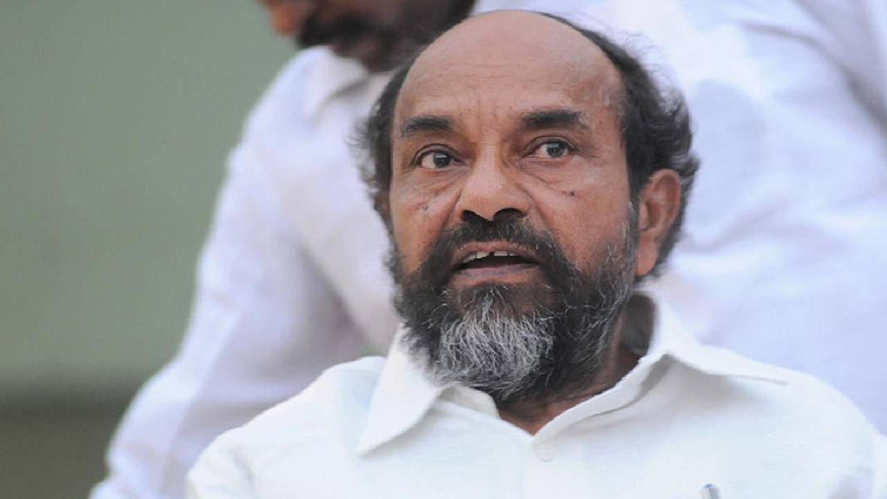 రాజ్యసభ సభ్యత్వానికి ఆర్.కృష్ణయ్య రాజీనామా.. తదుపరి కార్యాచరణ ఏంటి? రాజ్యసభ సభ్యత్వానికి ఆర్.కృష్ణయ్య రాజీనామా.. తదుపరి కార్యాచరణ ఏంటి?