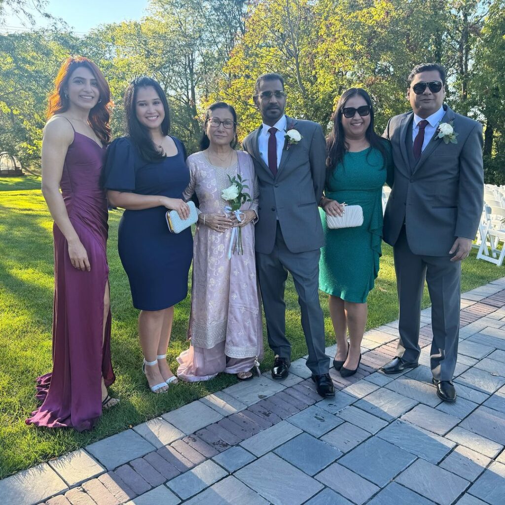 Samantha Shares Her Relatives Marriage Photos 