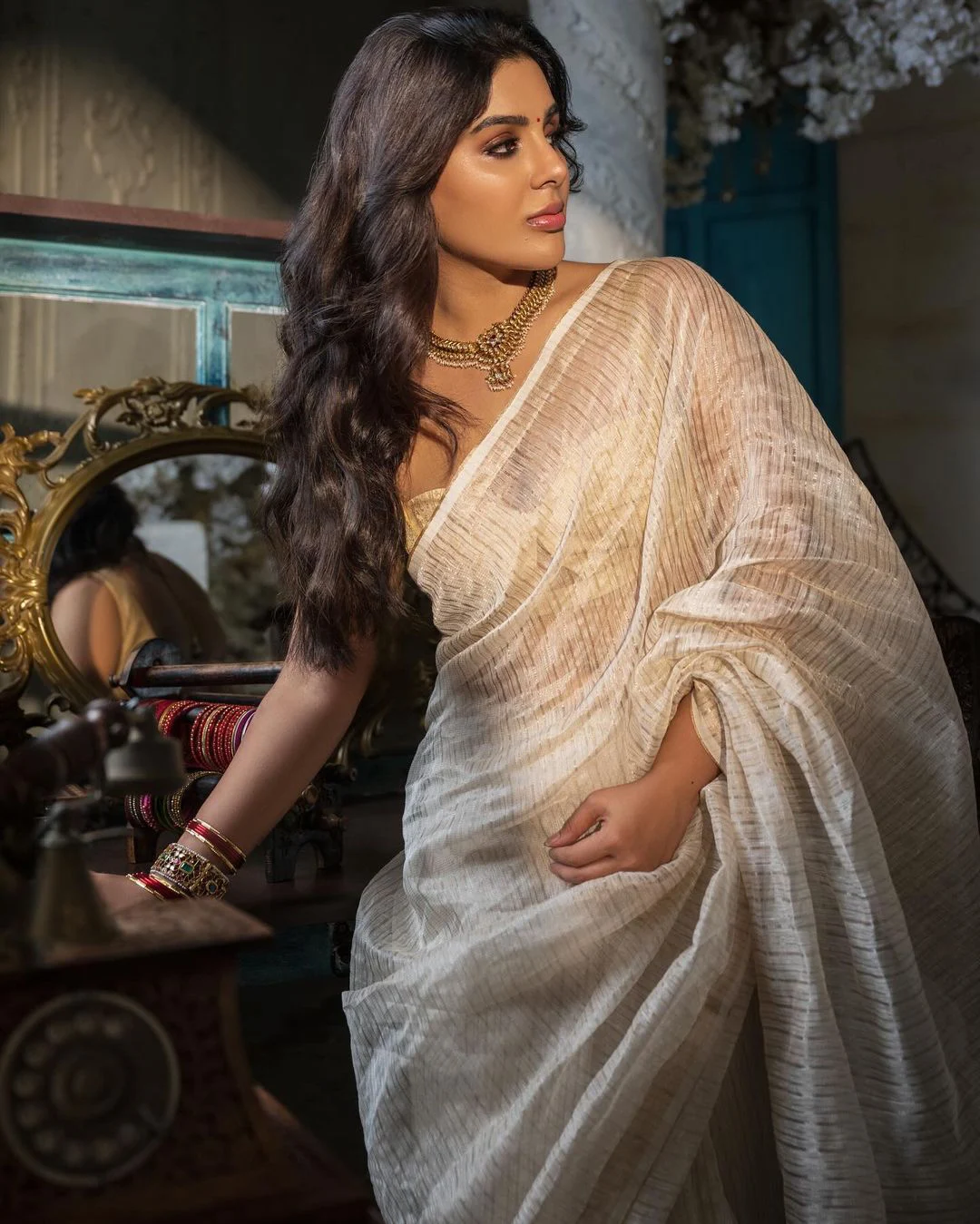 Samyuktha Onam Special Stunning Looks in Saree