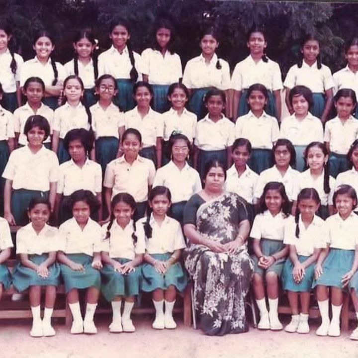 South Actress Shares Childhood School Group Photo and says find her 