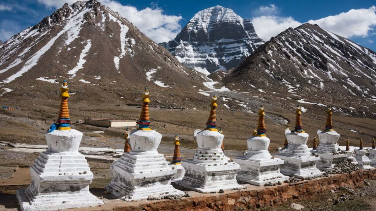 Tibetan : టిబెట్ మీదుగా విమానాలు ఎందుకు ఎగరవు.. అసలు కారణం ఏమిటంటే.. Tibetan : టిబెట్ మీదుగా విమానాలు ఎందుకు ఎగరవు.. అసలు కారణం ఏమిటంటే..
