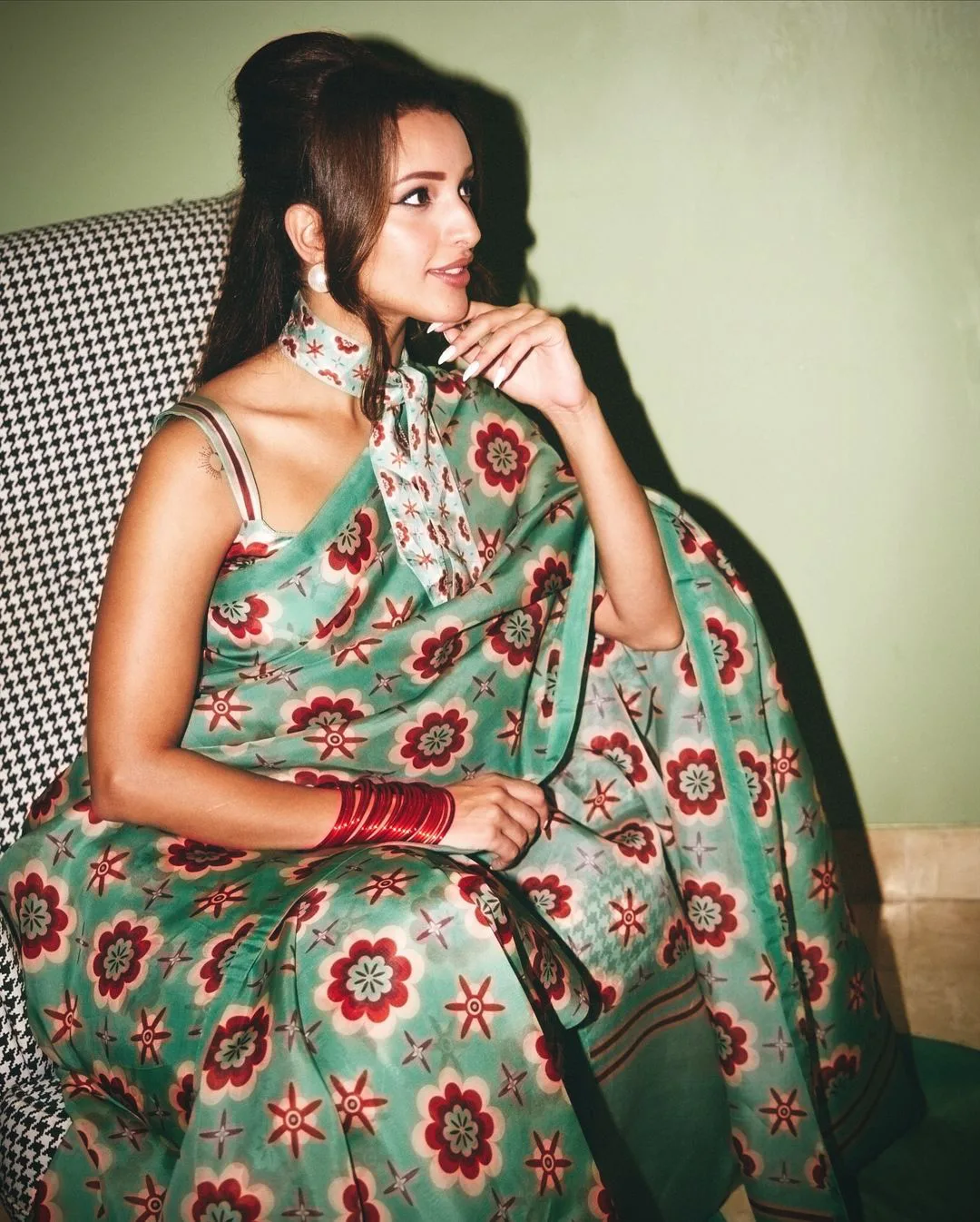 Bollywood Actress Triptii Dimri Photos in Saree