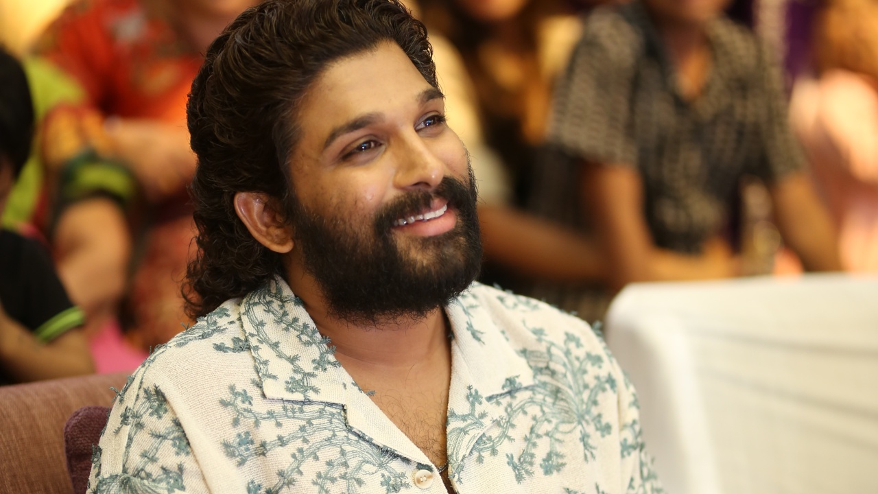 Allu Arjun : వామ్మో అల్లు అర్జున్ అంత ట్యాక్స్ కట్టాడా..? టాలీవుడ్లో అత్యధికంగా బన్నీనే.. ఎంతో తెలుసా? Allu Arjun : వామ్మో అల్లు అర్జున్ అంత ట్యాక్స్ కట్టాడా..? టాలీవుడ్లో అత్యధికంగా బన్నీనే.. ఎంతో తెలుసా?