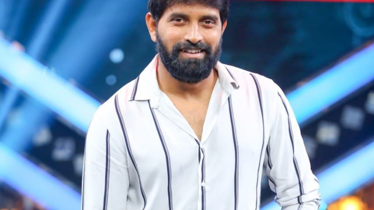 Jani Master : జానీ మాస్టర్ పై లైంగిక వేధింపుల ఆరోపణలు.. కేసు నమోదు చేసిన పోలీసులు.. Jani Master : జానీ మాస్టర్ పై లైంగిక వేధింపుల ఆరోపణలు.. కేసు నమోదు చేసిన పోలీసులు..