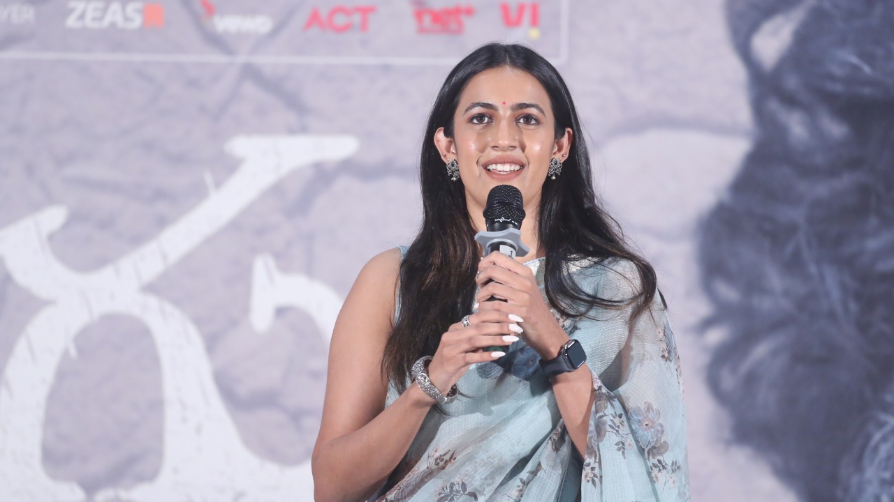 Niharika : ఆ సమయంలో నిహారికకు హెల్త్ బాగోకపోయినా.. సినిమా కోసం.. Niharika : ఆ సమయంలో నిహారికకు హెల్త్ బాగోకపోయినా.. సినిమా కోసం..