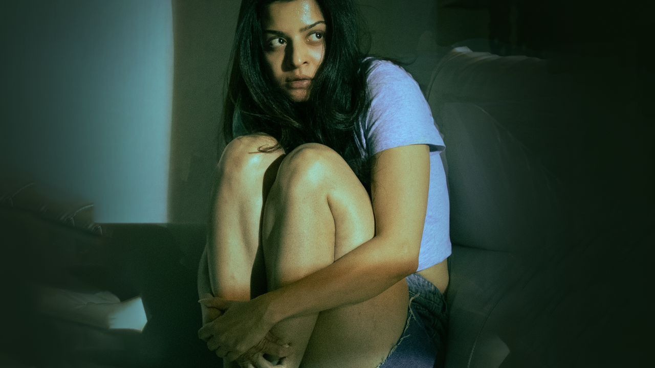 Vedhika : భయపెట్టడానికి రెడీ అవుతున్న వేదిక.. ‘ఫియర్’ అంటూ.. Vedhika : భయపెట్టడానికి రెడీ అవుతున్న వేదిక.. ‘ఫియర్’ అంటూ..