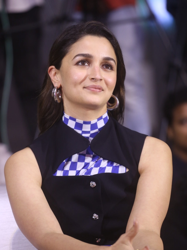 Alia Bhatt Cute Looks