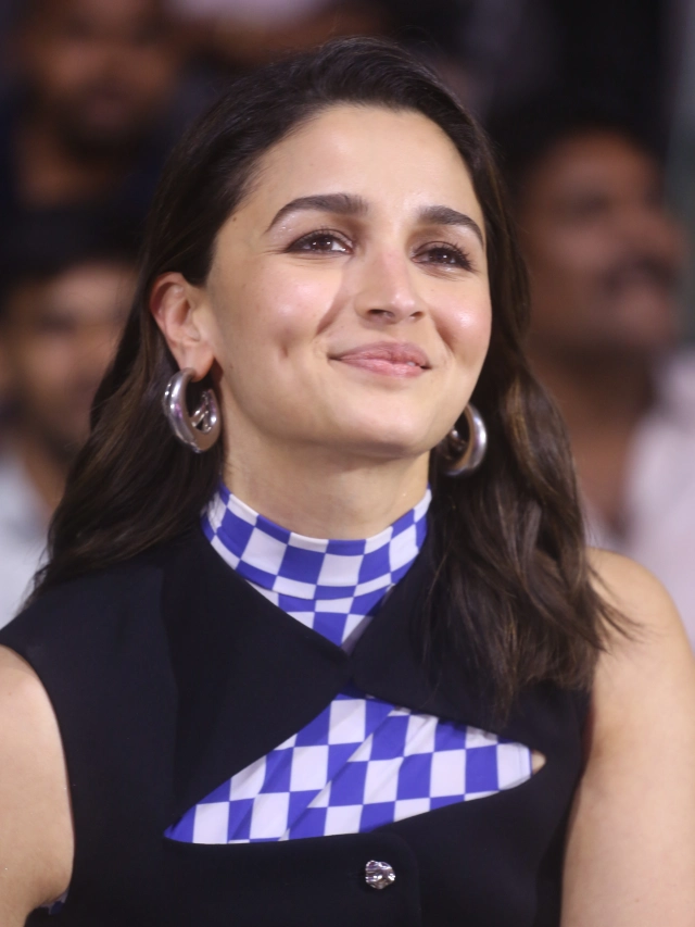 Alia Bhatt Cute Looks