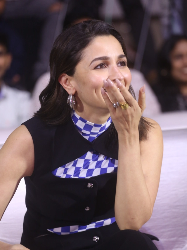 Alia Bhatt Cute Looks