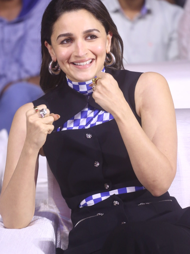 Alia Bhatt Cute Looks