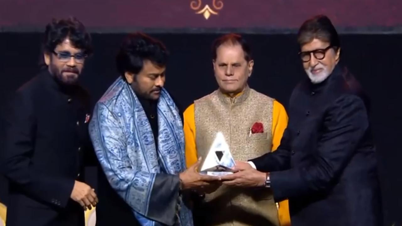 ANR NationalAward : మెగాస్టార్ చిరంజీవికి అక్కినేని జాతీయ పురస్కారం.. అమితాబ్ బచ్చన్ చేతుల మీదుగా.. ANR NationalAward : మెగాస్టార్ చిరంజీవికి అక్కినేని జాతీయ పురస్కారం.. అమితాబ్ బచ్చన్ చేతుల మీదుగా..