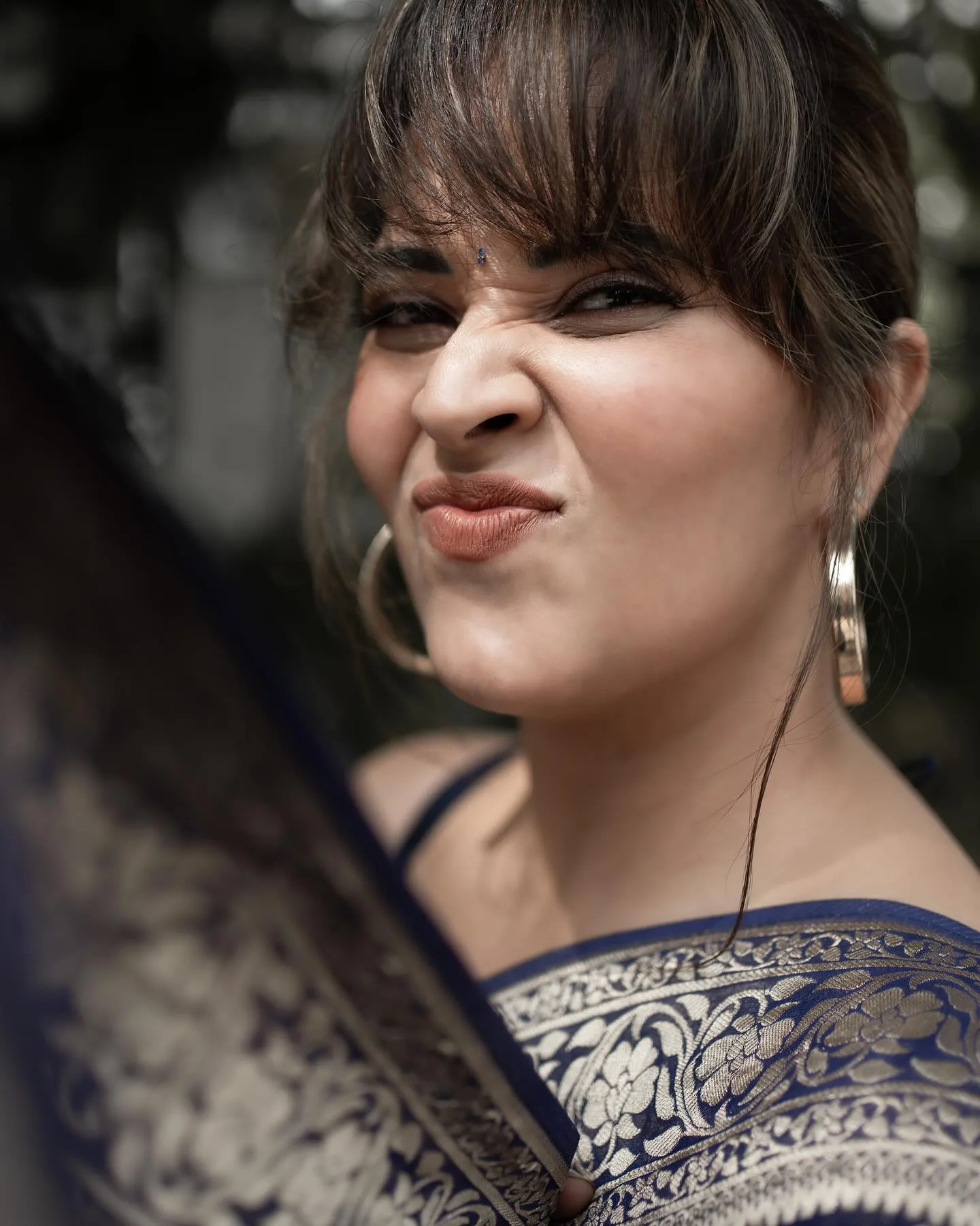 Anasuya Bharadwaj Cute Looks in Saree